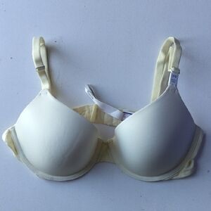 PINK Victoria's Secret Cream Lightly Padded T-Shirt Bra